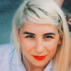 Meet your Posher, Holly